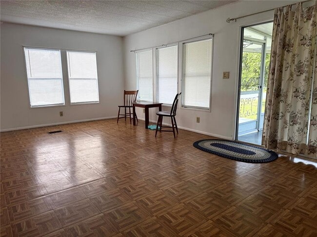 Building Photo - 3221 SE 39th Ave