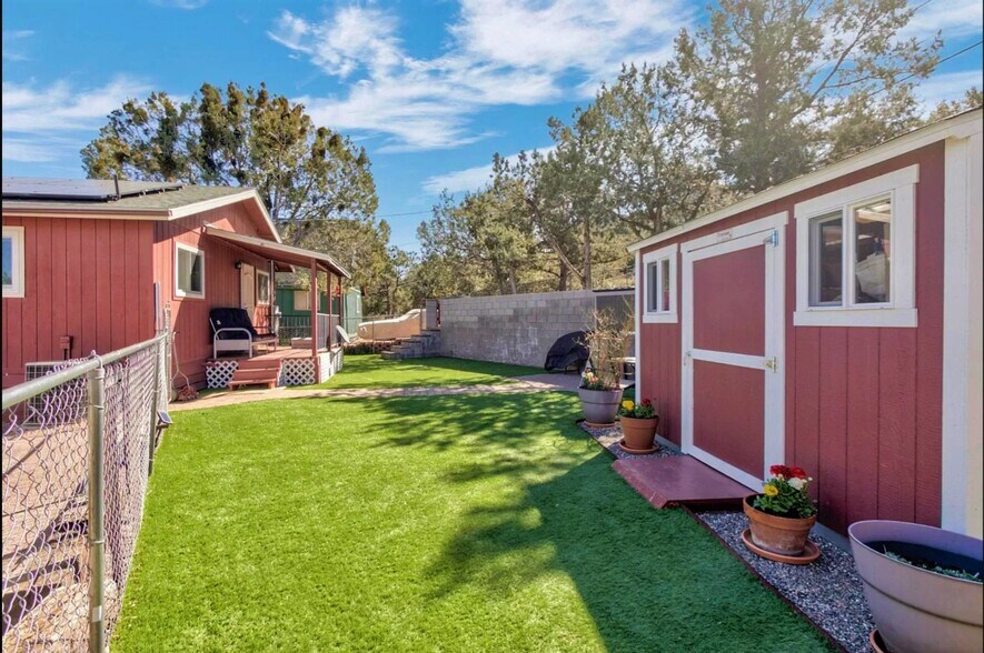 yard and storage shed - 221 E Pine St