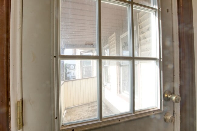 Building Photo - 325 Chestnut St