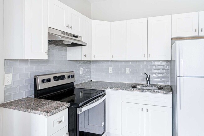 Building Photo - Studio Apartment for Rent- Prime West Philadelphia Location!