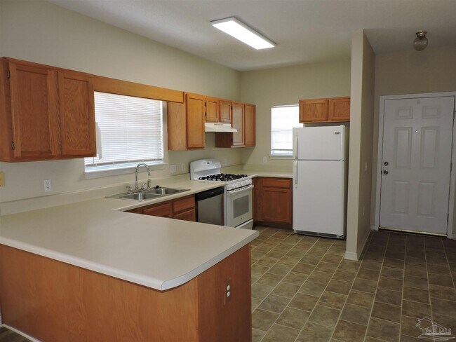 Building Photo - 206 Wildflower Ln