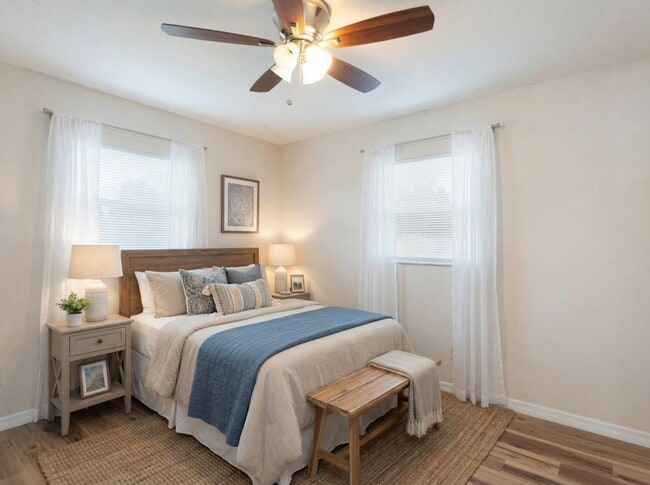 Building Photo - MOVE IN WITH ZERO DEPOSIT - UPDATED 3 BEDROOM HOME IN VENICE