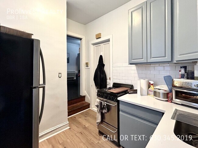 Building Photo - 3111 N Clifton Ave