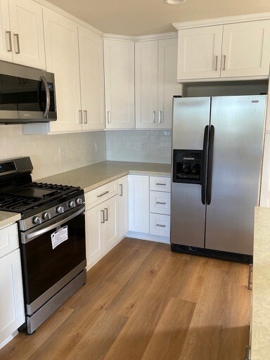 Kitchen Appliances - 507 N Helberta Ave