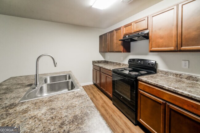 Building Photo - 304 Reedell Way