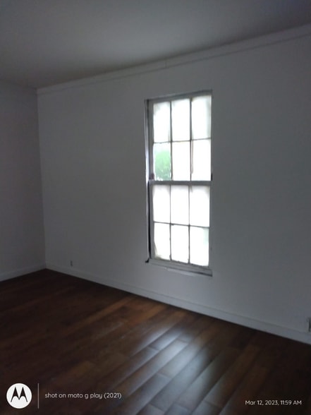 Building Photo - 1002 16th Ave