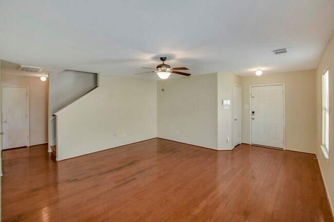 Building Photo - 18231 Valebluff Ln