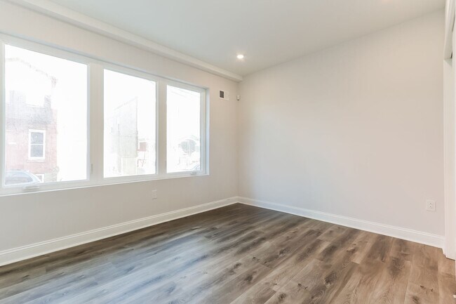 Building Photo - 953 Belmont Ave