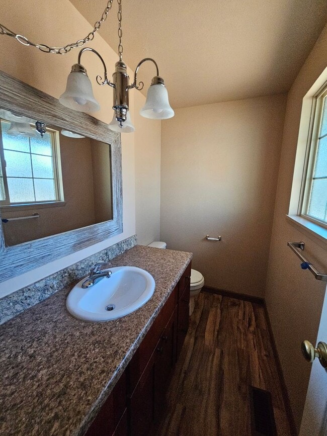 Building Photo - Roomy Ranch in Gladstone