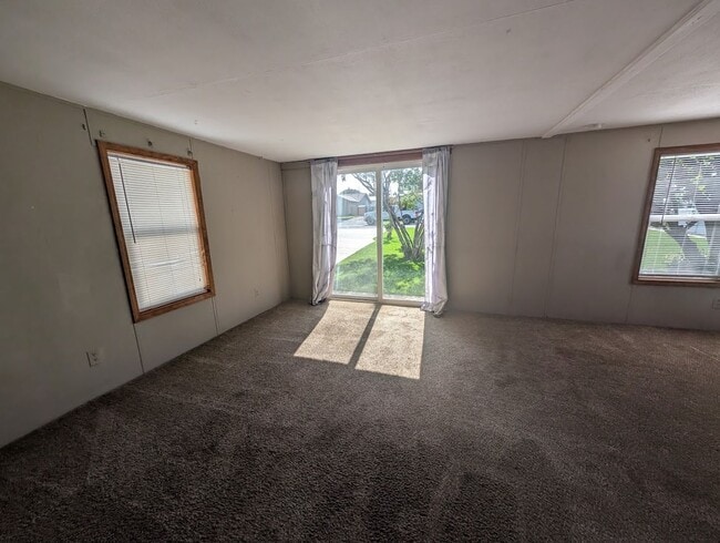 Building Photo - 2021 Grelle Ave
