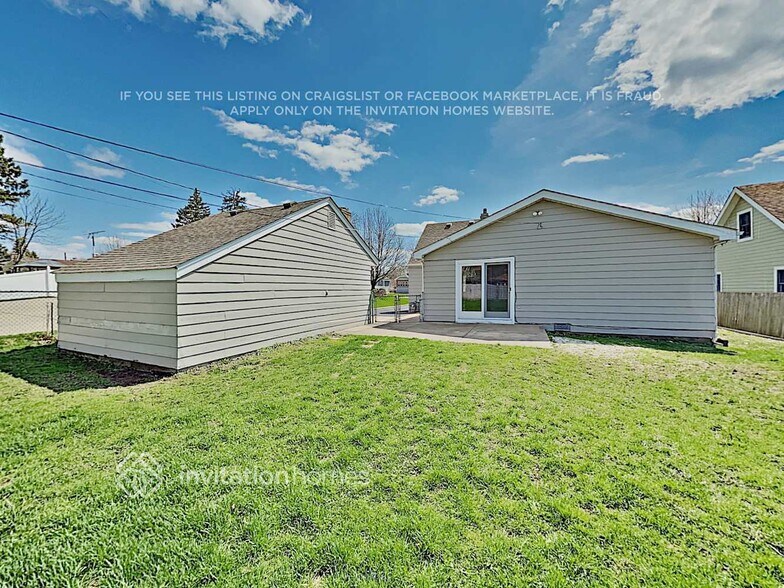 Building Photo - 336 W Brookfield St