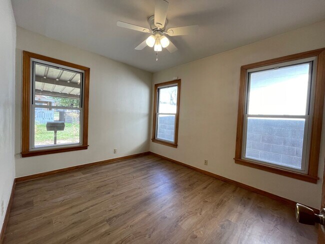 Building Photo - Cozy 3-Bed, 2-Bath Retreat in Serene Neigh...