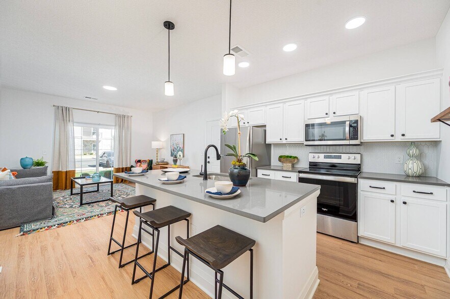 Building Photo - Retreat at Mount Vernon