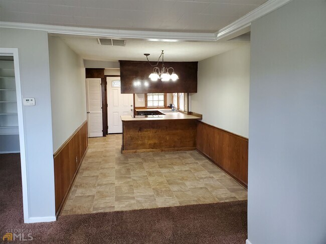Building Photo - 3059 Maysville Rd