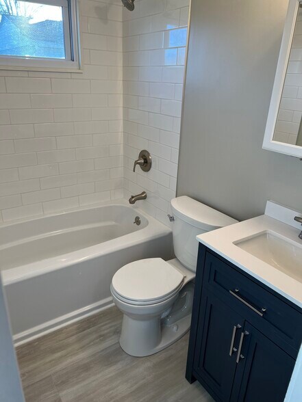 Bathroom - 4571 Moraine Ave