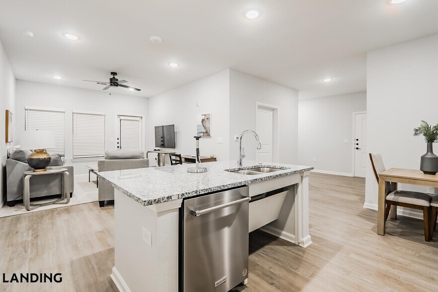 Building Photo - 1650 Harris Hill Rd