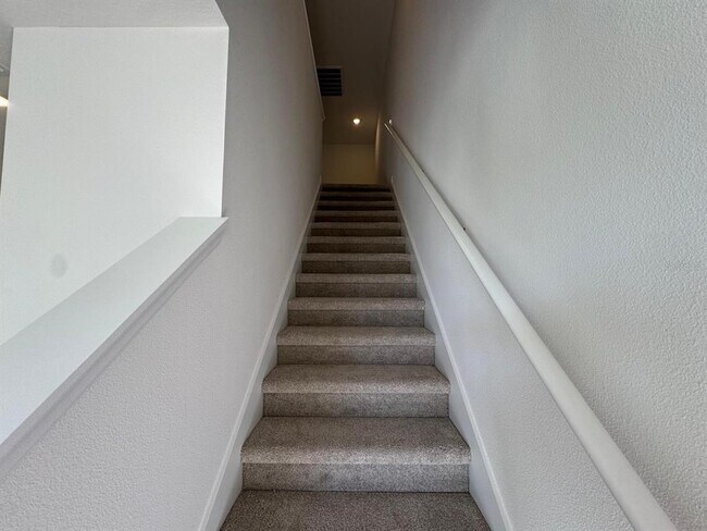 Building Photo - 4552 Burrowing Owl Lp