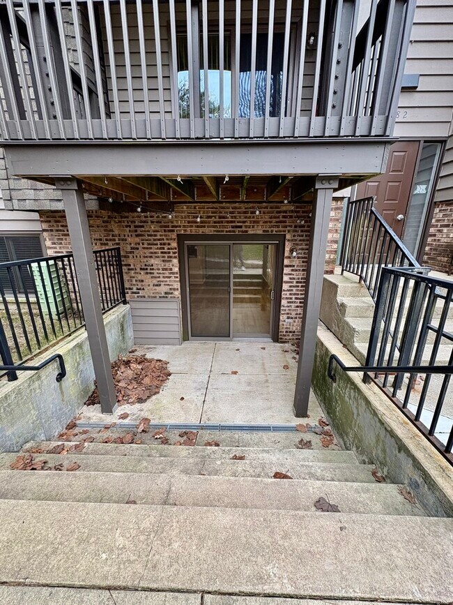 Building Photo - 1482 Stonebridge Cir