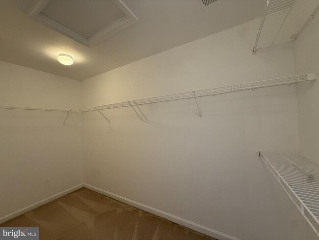 Building Photo - 60 Deerbrook Dr