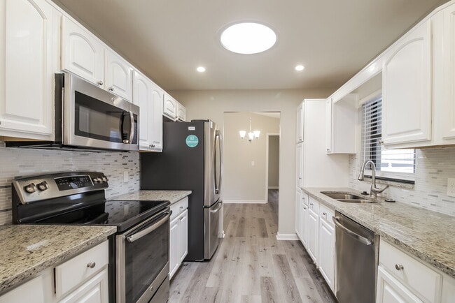 Building Photo - 1035 McKinnon Ave