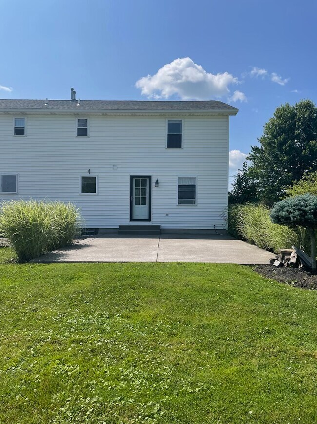 Building Photo - 9212 Lapp Rd