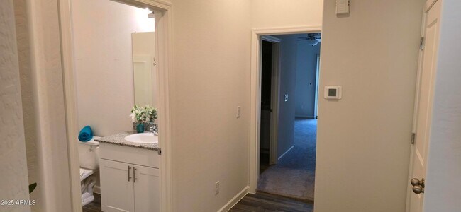 Building Photo - 701 Dylan Ct