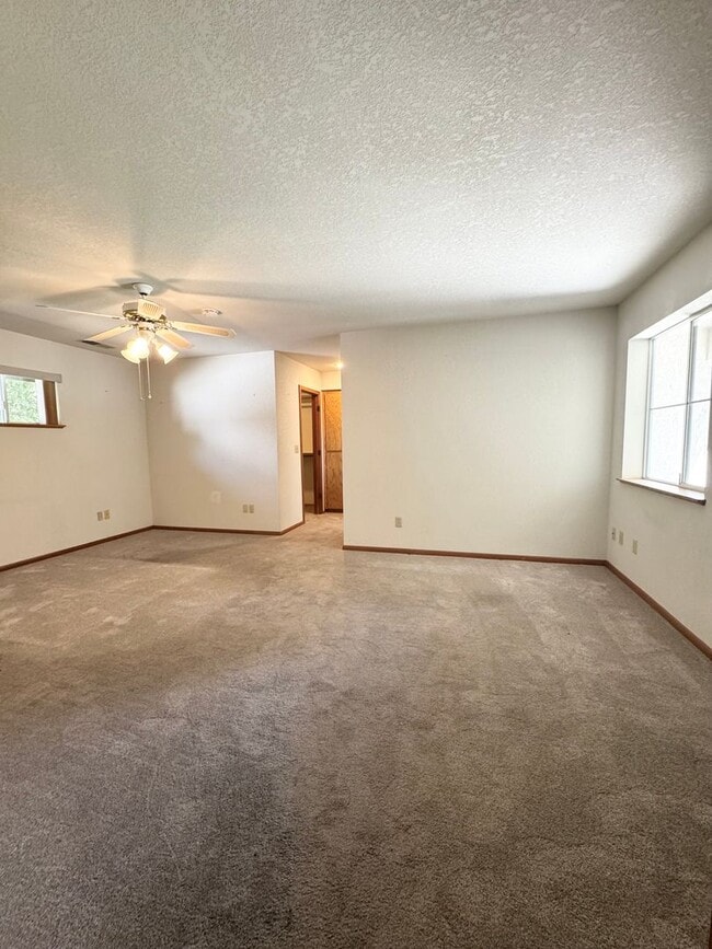 Building Photo - 1855 Gold Hills Dr