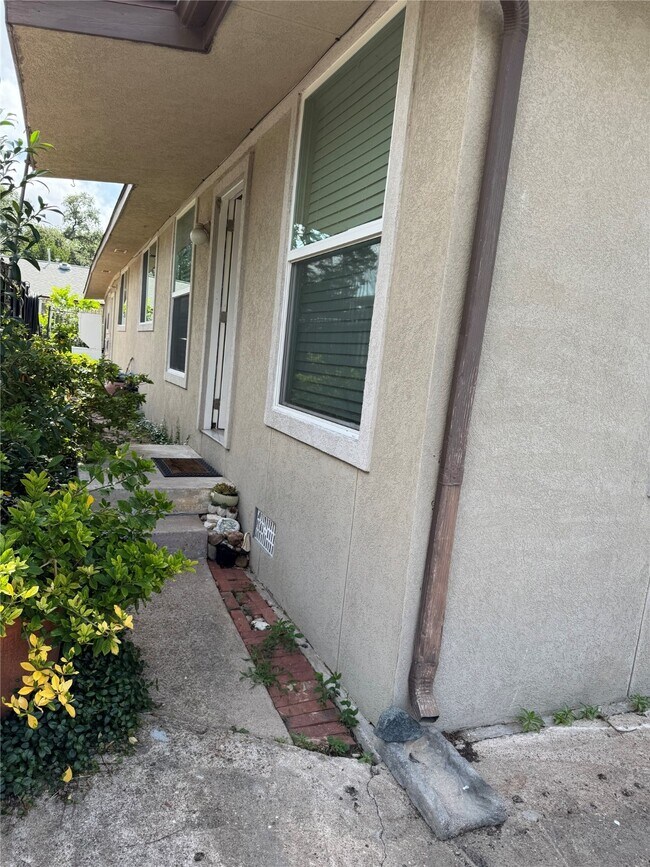 Building Photo - 2320 Peppermill Rd