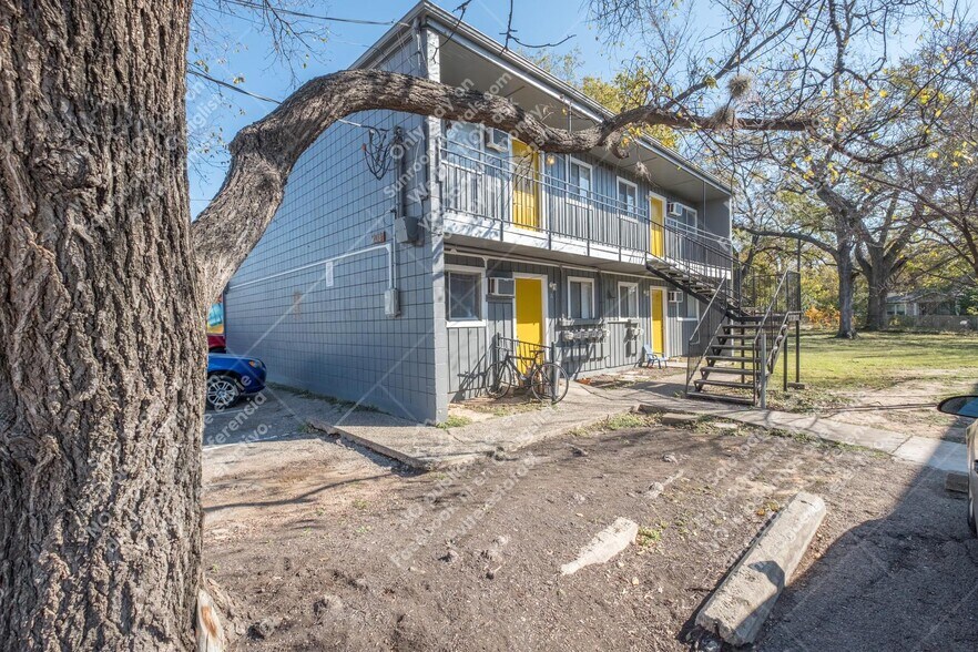 Building Photo - 903 Springdale Rd