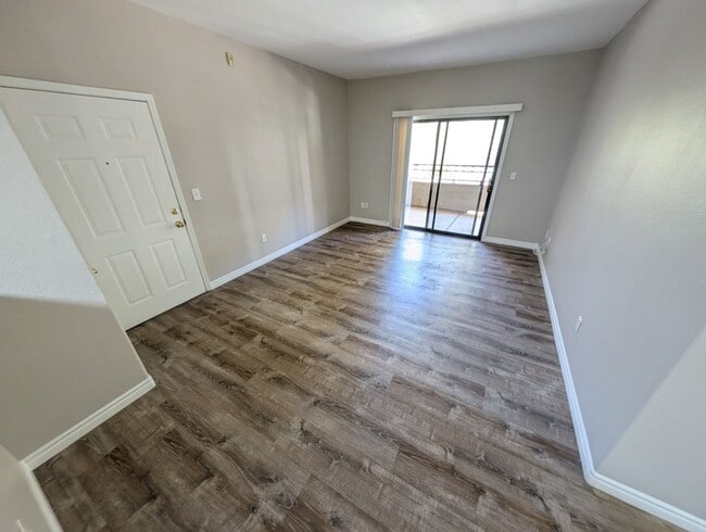 Building Photo - 8250 N Grand Canyon Dr