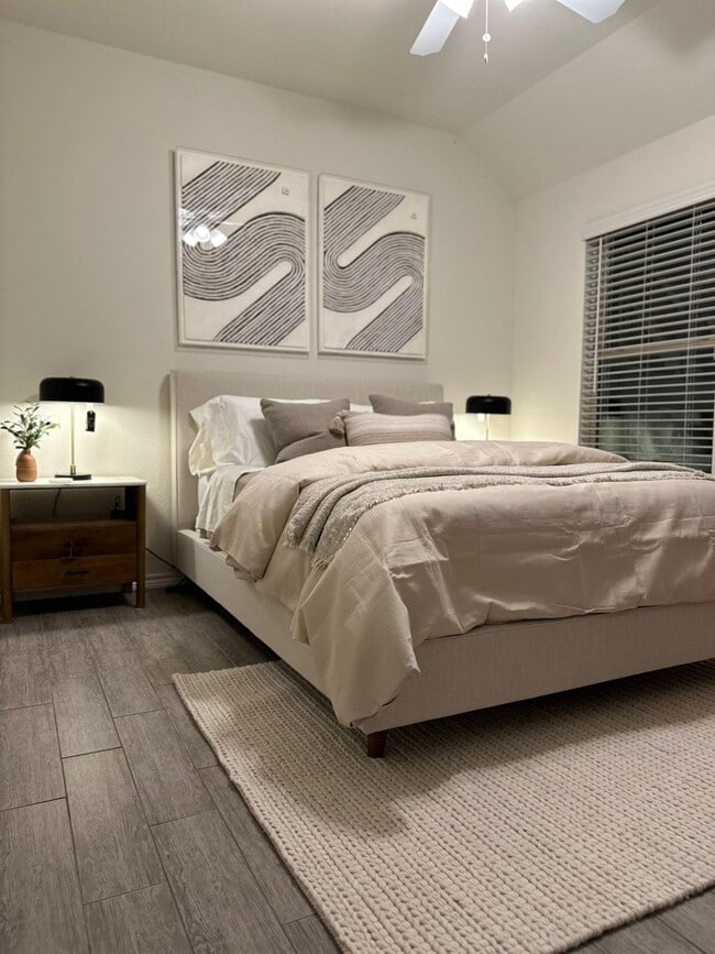 Building Photo - 130 Pioneer Canyon Pl