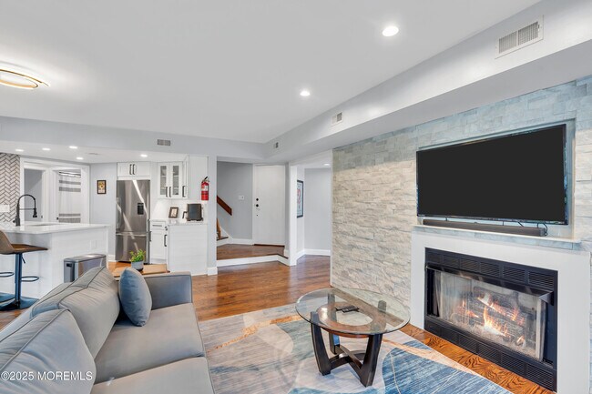 Building Photo - 401 Overlook Dr