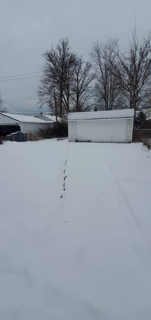 Building Photo - Charming 2-Bedroom Property in Prime Location