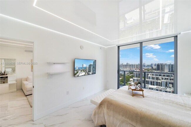 Building Photo - 300 Sunny Isles Blvd