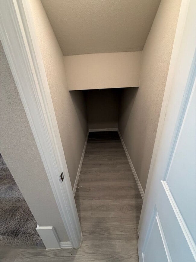 Building Photo - 2940 Bluets Dr