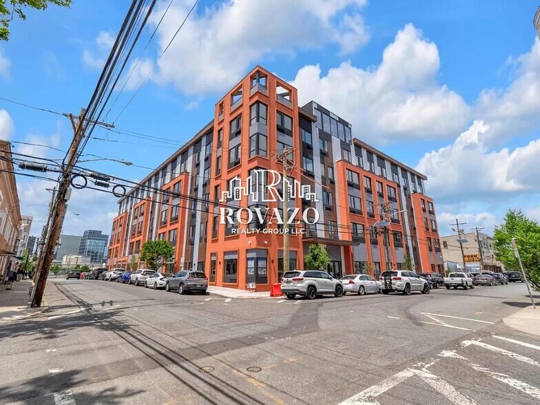 Primary Photo - 39 Madison St