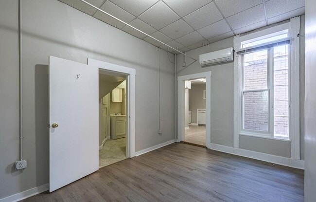Building Photo - 102 N Lombardy St