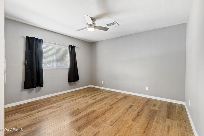 Building Photo - 1832 E Campbell Ave