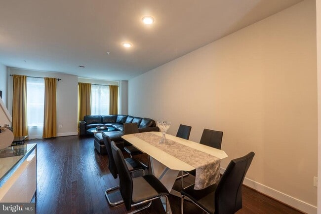 Building Photo - 515 Shorthorn Way