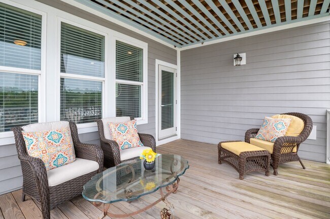 Building Photo - FURNISHED BEACH HOME  WITH UNOBSTRUCTED VIEWS OF THE ICW