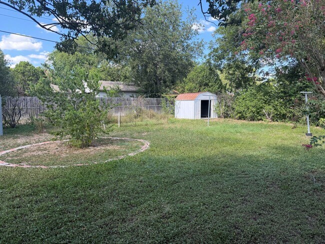 Building Photo - 5203 Village Row