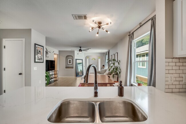 Building Photo - 5615 Steven Creek Way