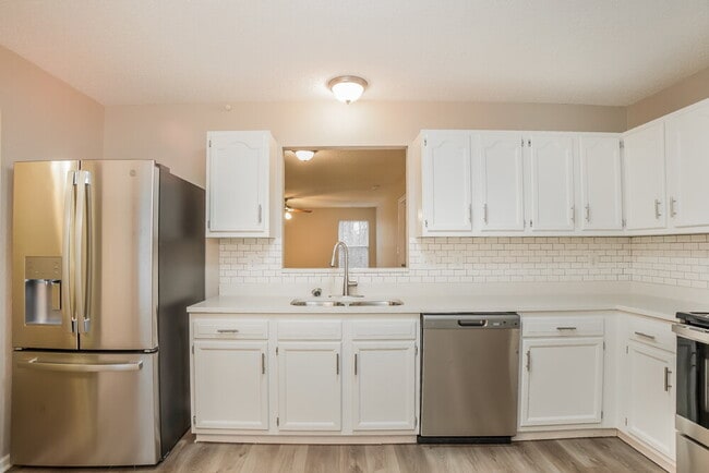 Building Photo - 15316 Wolf Run Ct