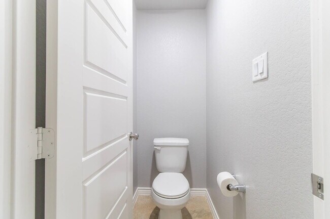 Building Photo - "Charming 3-Bedroom Retreat with 2 Baths and 1,760 Sq Ft of Comfort in Copperas Cove!"
