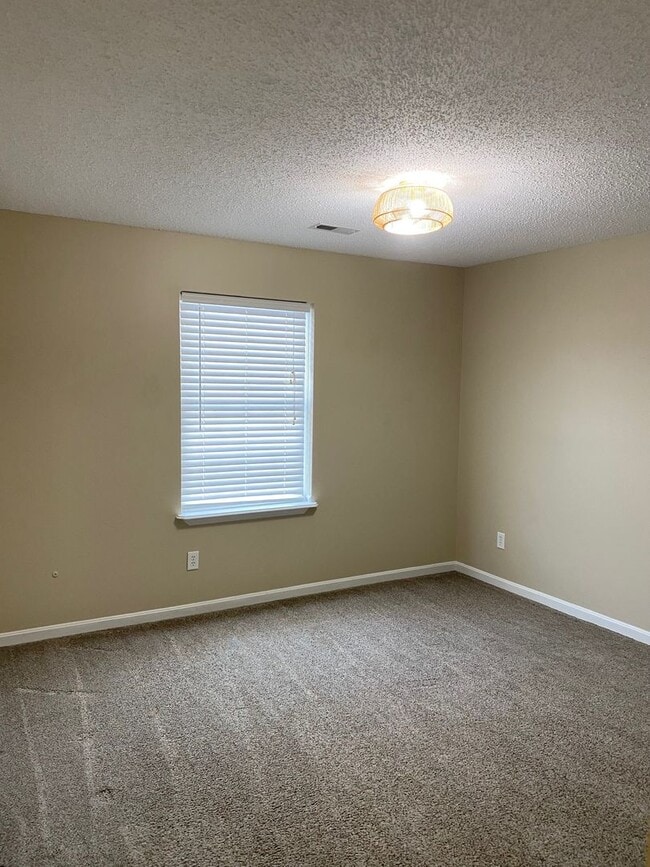 Building Photo - Updated Brick Ranch