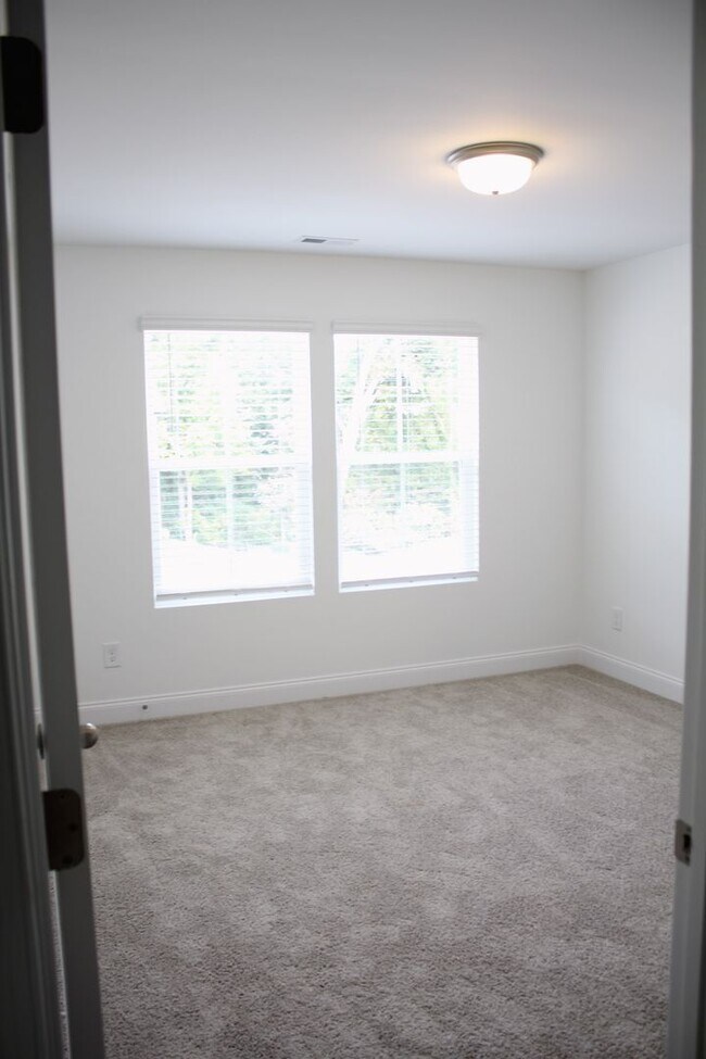 Building Photo - Almost - Brand townhouse in Kannapolis, NC!!