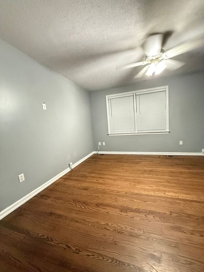 Building Photo - Charming 4-Bedroom Brick Ranch in Historic...