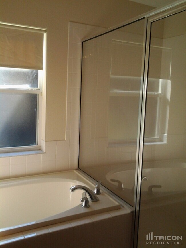 Building Photo - 35045 Meadow Reach Dr