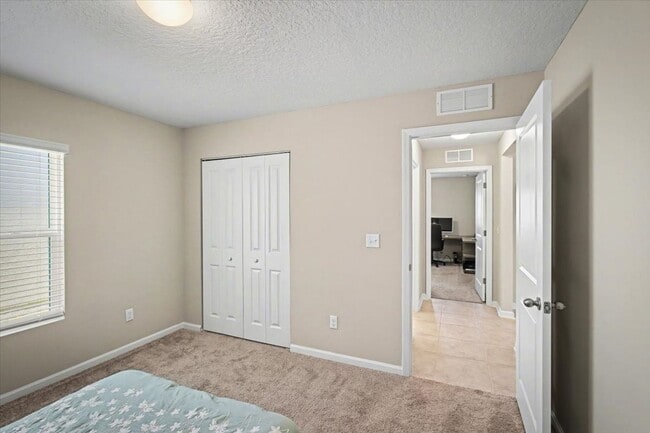 Building Photo - Beautiful Open Layout 4 Bed, 3 Full Bath | A True Masterpiece Backing to a Peaceful Pond with Mod...