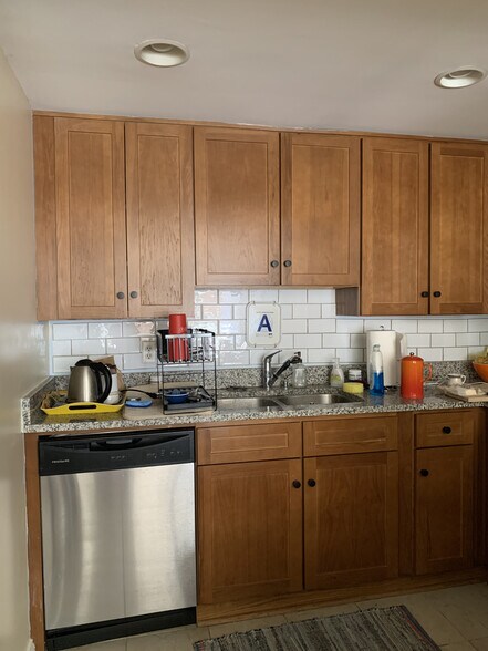 Building Photo - 2100 Grove Ave